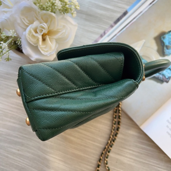 Chanel Small Coco Handle Caviar Bag Green - Picture 5 of 10